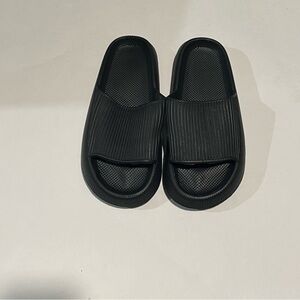 Unisex Black Slide Sandals Sz 42-43